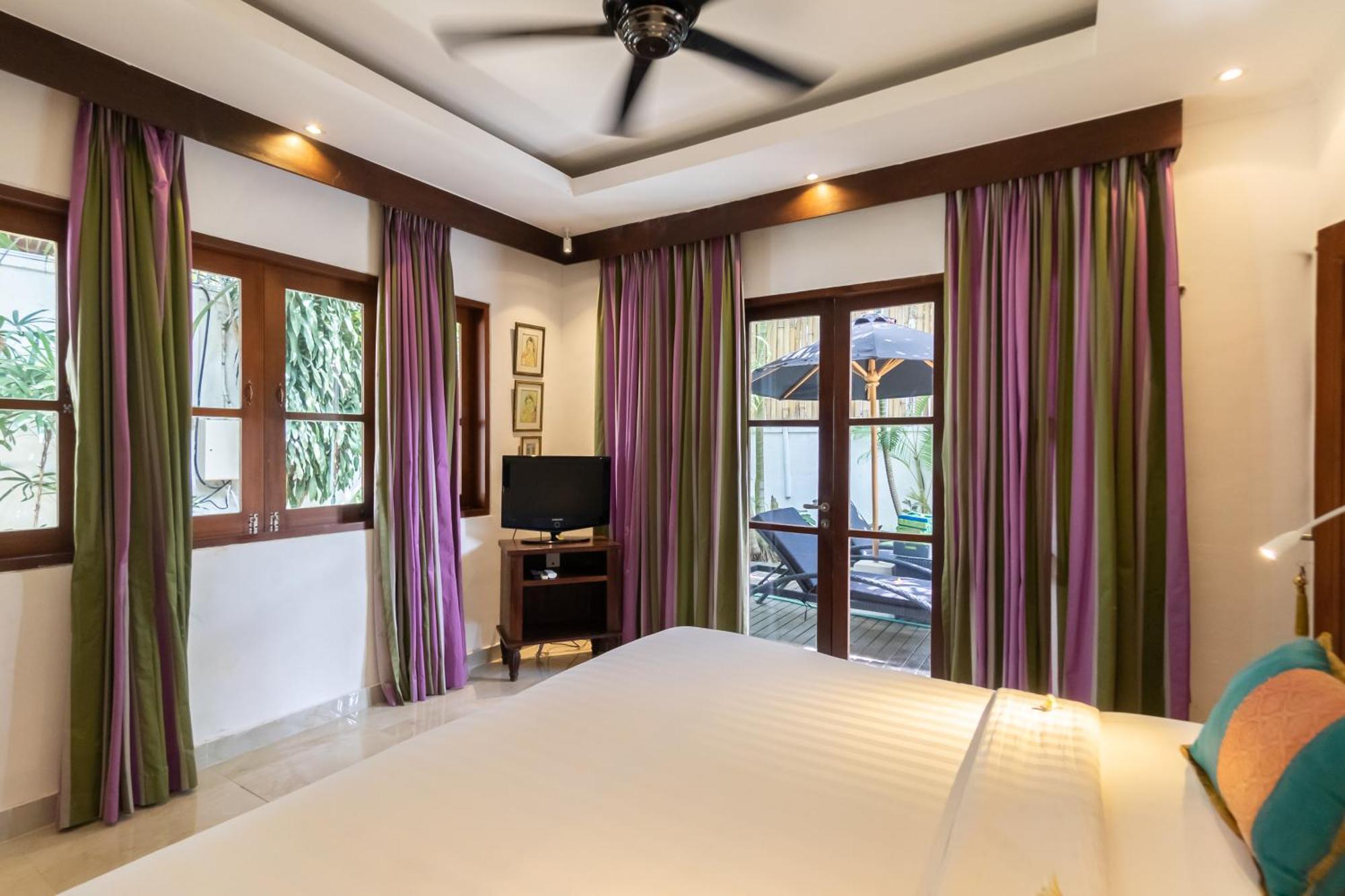 Four On Drupadi Villa Seminyak Buitenkant foto